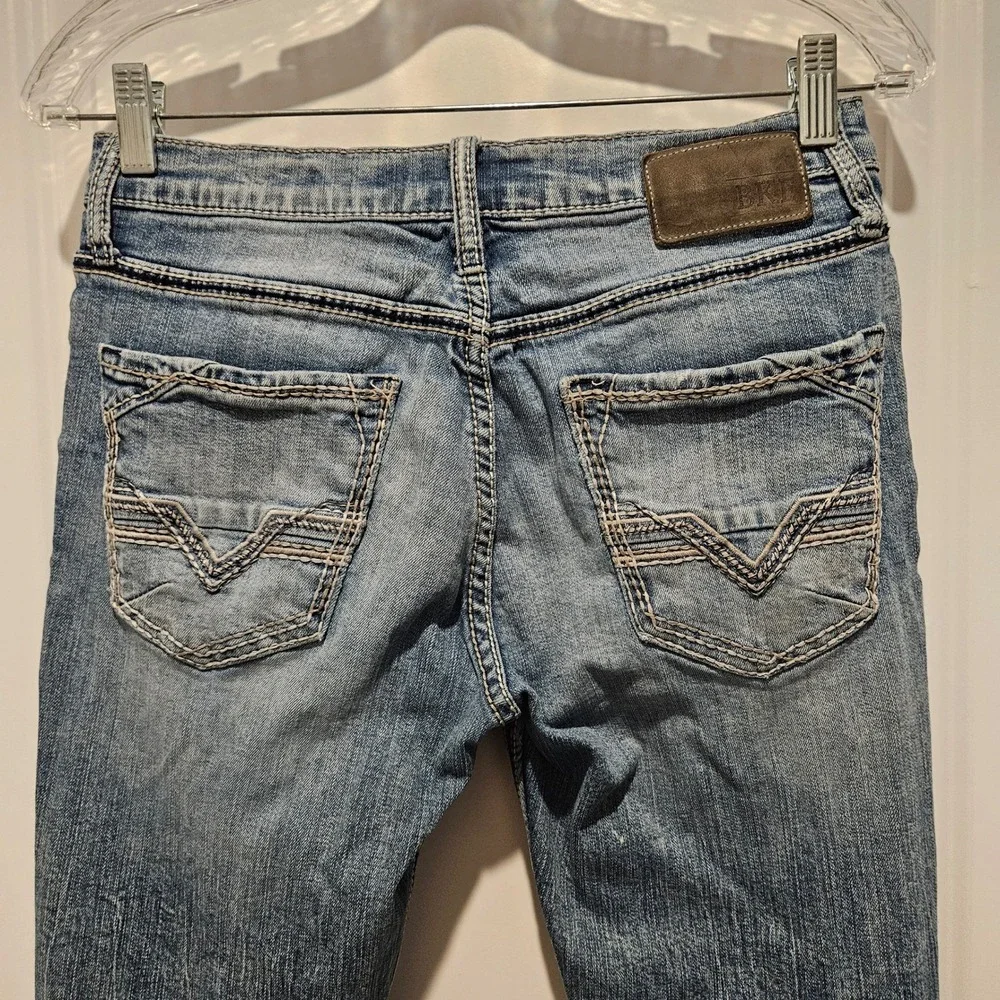 BKE Jeans Men 28S Blue Jake Straight Leg Stretch Medium Wash Whiskered Denim